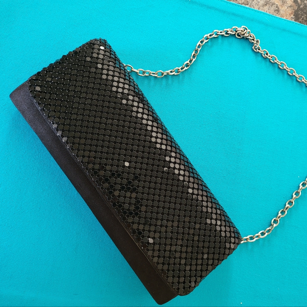 Black clutch